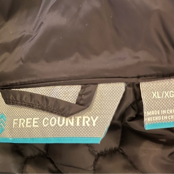 NWOT Free Country Women’s Light Weight Puffer Vest - Picture 3 of 4